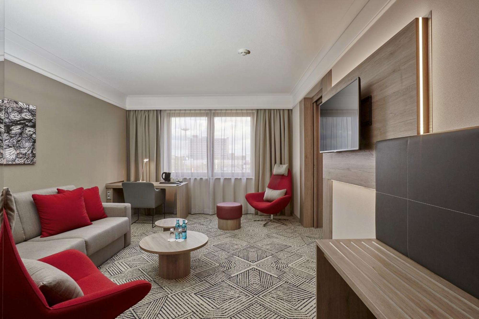 Junior Suite,1609309546:JPEG