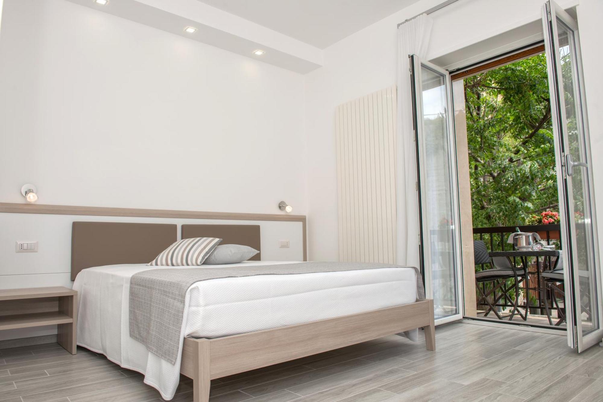 Doppelzimmer mit Balkon