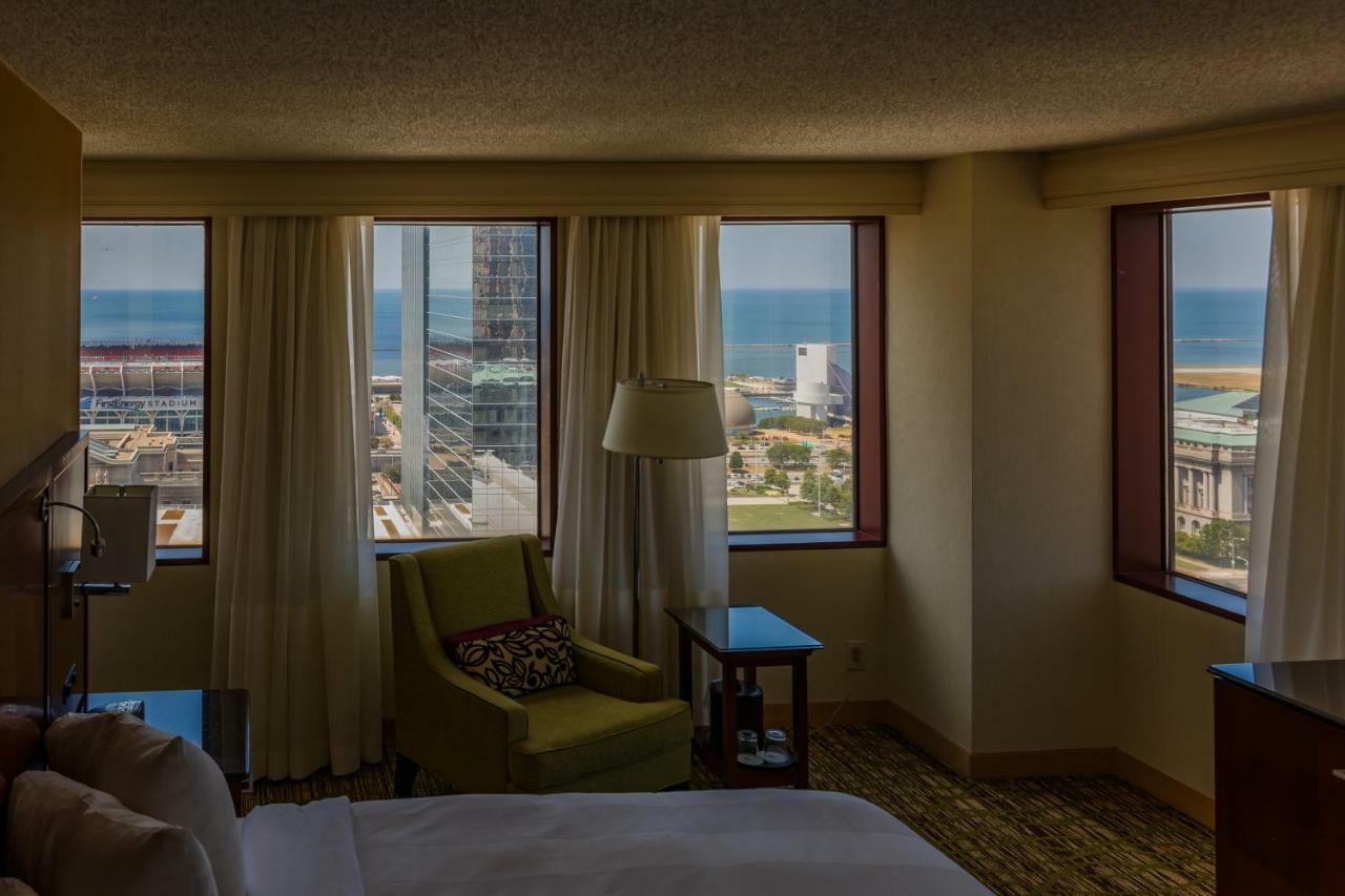 Corner King Room