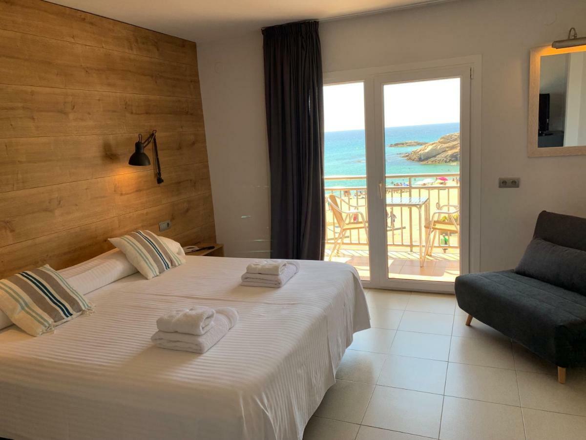 Habitación Doble con vistas al mar y a la piscina