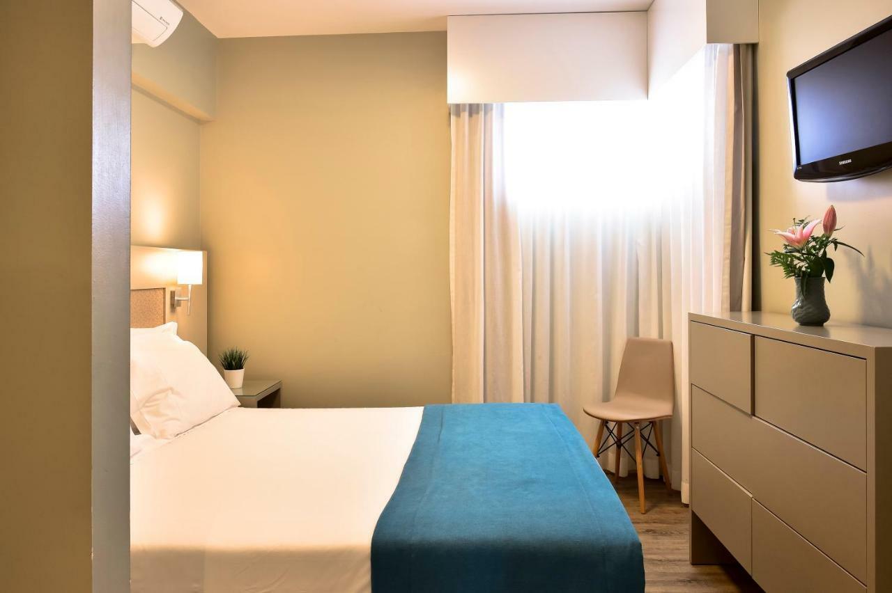 Apartamento Premium de 1 Quarto com Varanda e Vista da Piscina