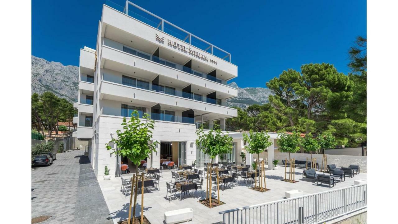 Superior Tweepersoonskamer met 1 of 2 Aparte Bedden, Balkon en Gedeeltelijk Uitzicht op de Zee