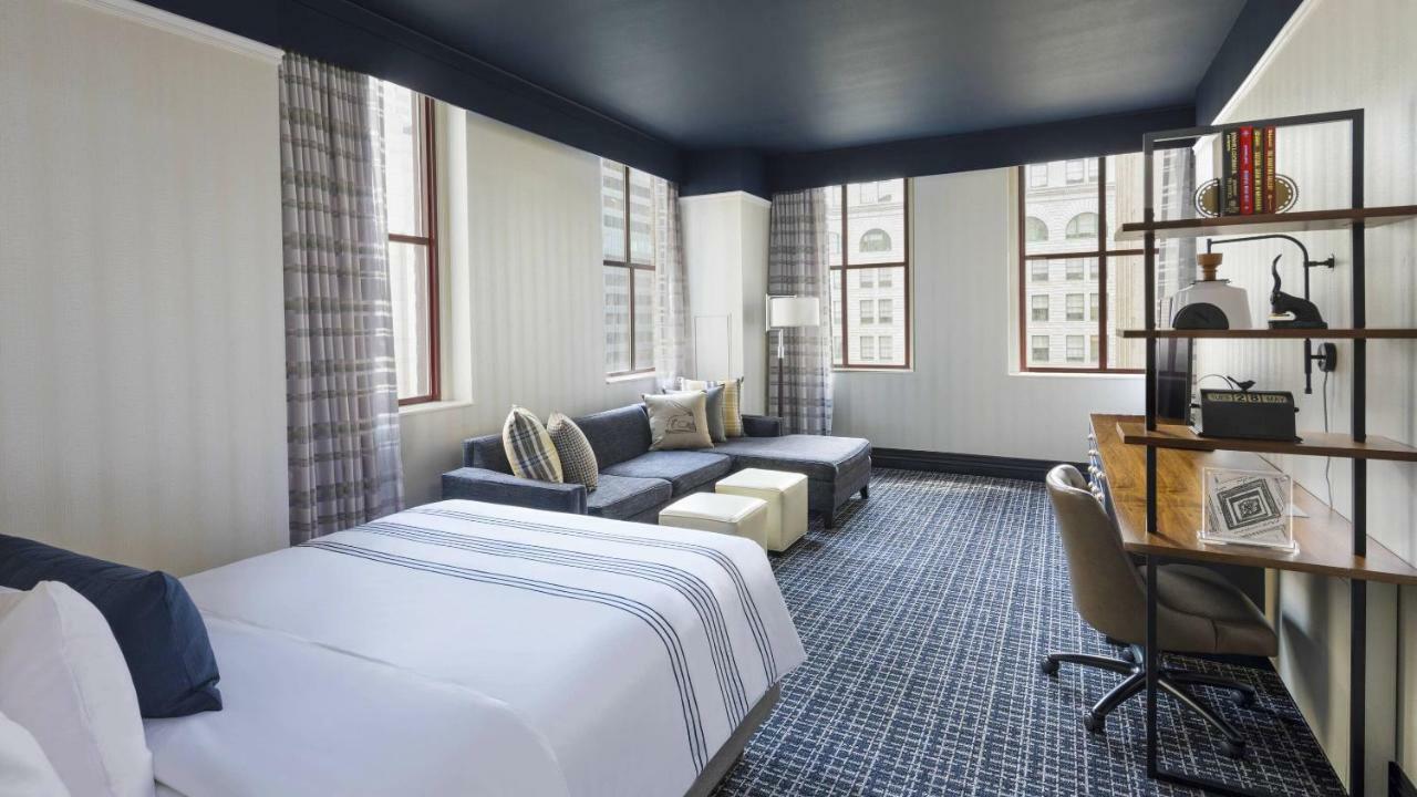 Studio Suite, Suite, 1 Queen, Sofa bed, Corner room