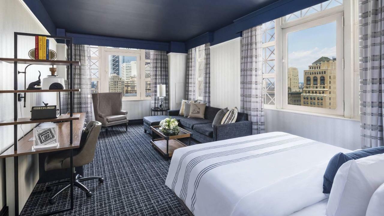 Studio Suite, Suite, 1 King, Sofa bed, Corner room