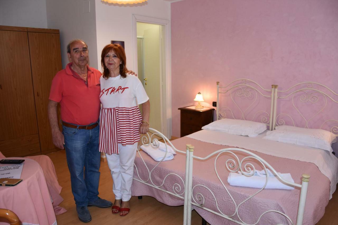 Camera Matrimoniale con Letto Supplementare