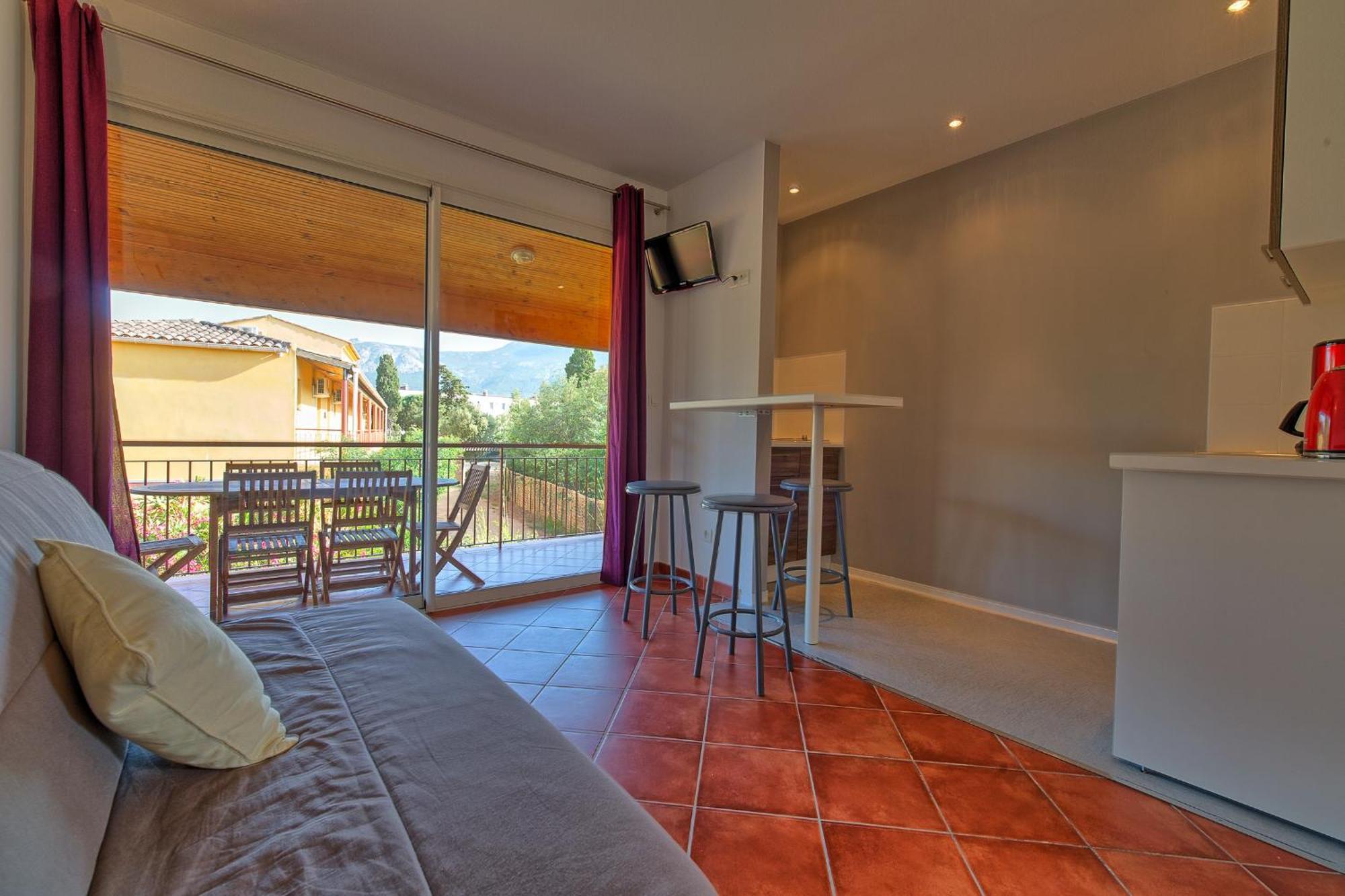 One-Bedroom Apartment,843598505:JPEG