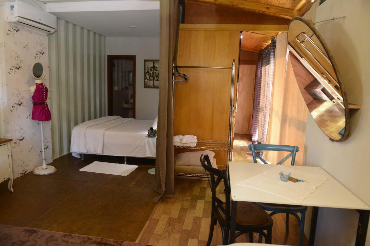 Quarto Duplo Deluxe (2 Adultos + 2 Crianças)