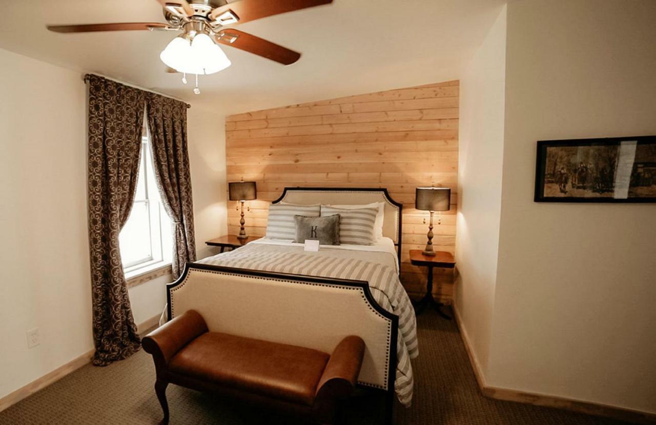 Queen Room with Balcony