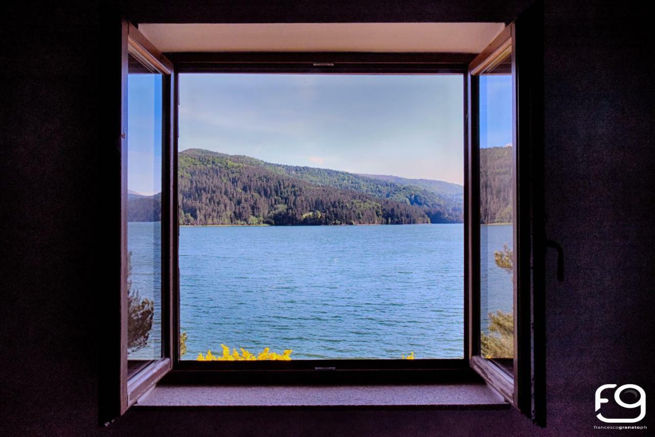 Camera Matrimoniale con Vista Lago