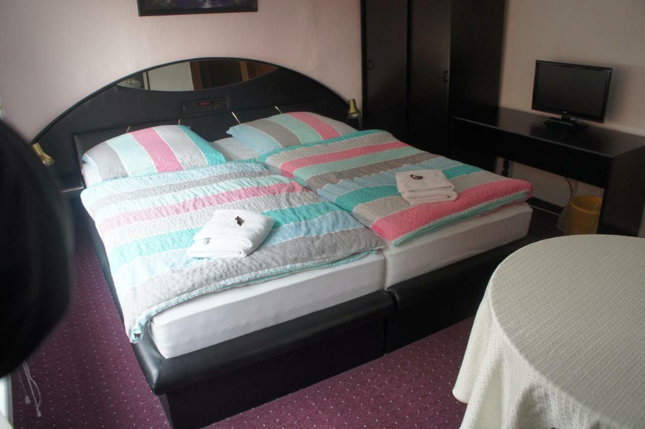 Doppelzimmer mit Gartenblick