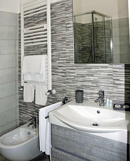 Double Room Private Bathroom,854926019:JPEG