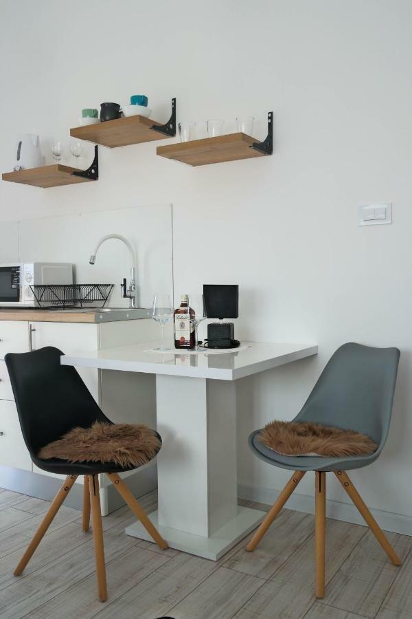 Studio mit Balkon