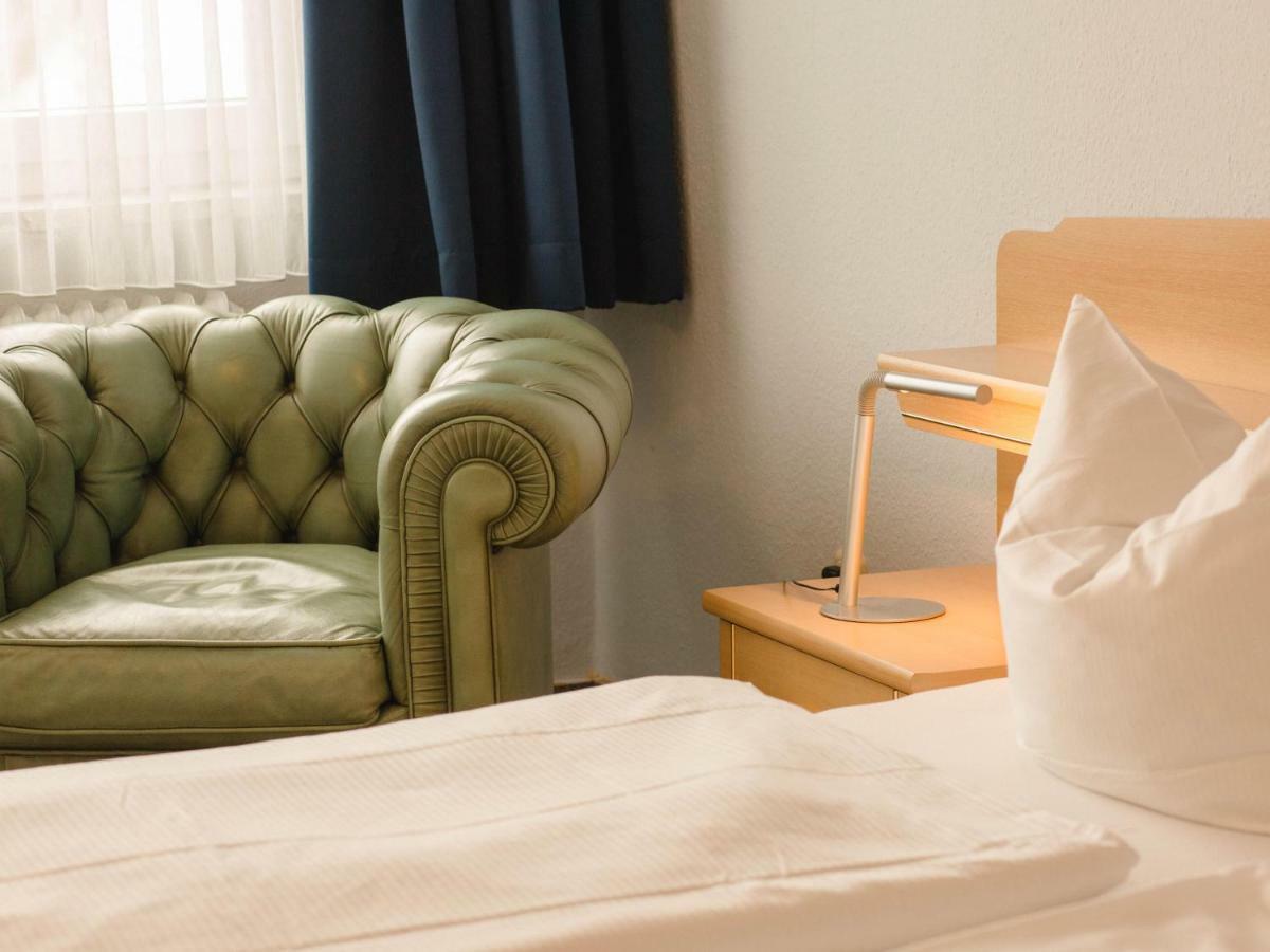 Vierbettzimmer mit Dusche