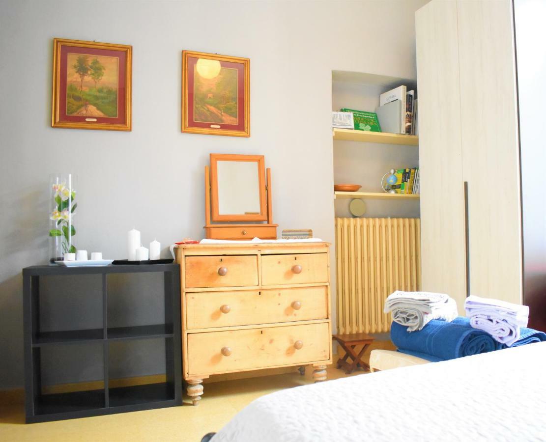Kamer met Kingsize Bed en Uitzicht op de Tuin