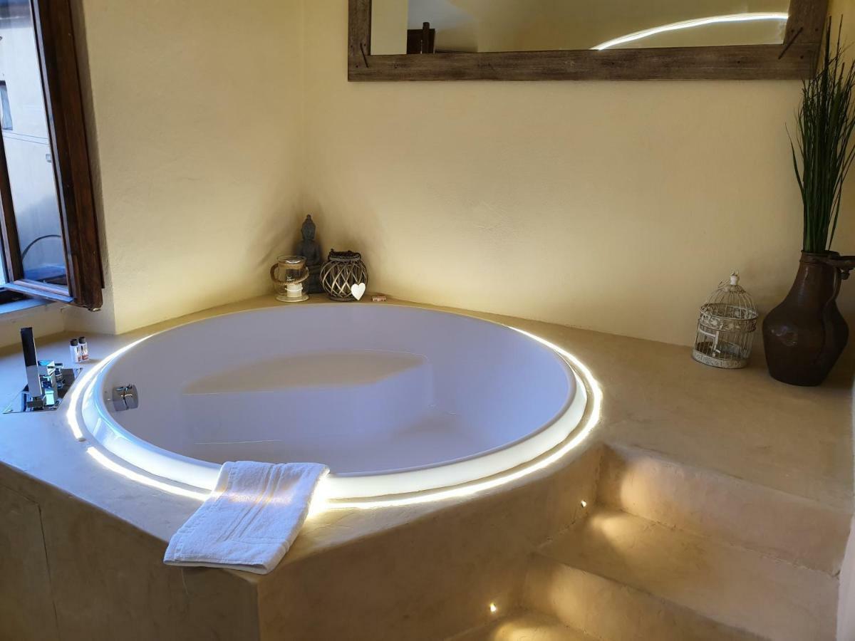 Suite Spa Access,890505757:JPEG