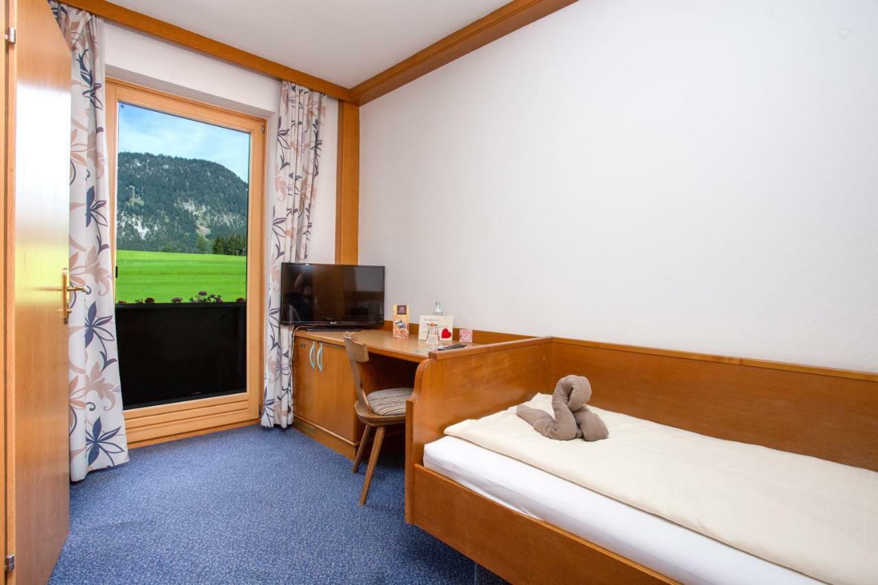 Einzelzimmer mit Balkon