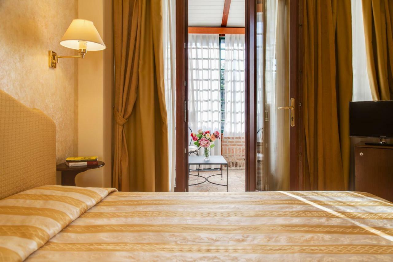 Chambre Double avec Patio
