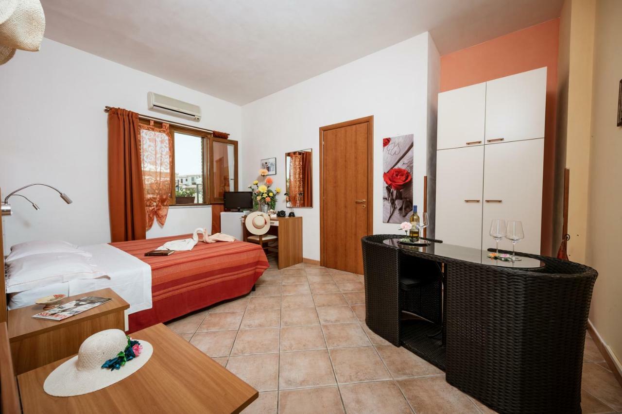 Camera Matrimoniale/Doppia con Letti Singoli con Bagno