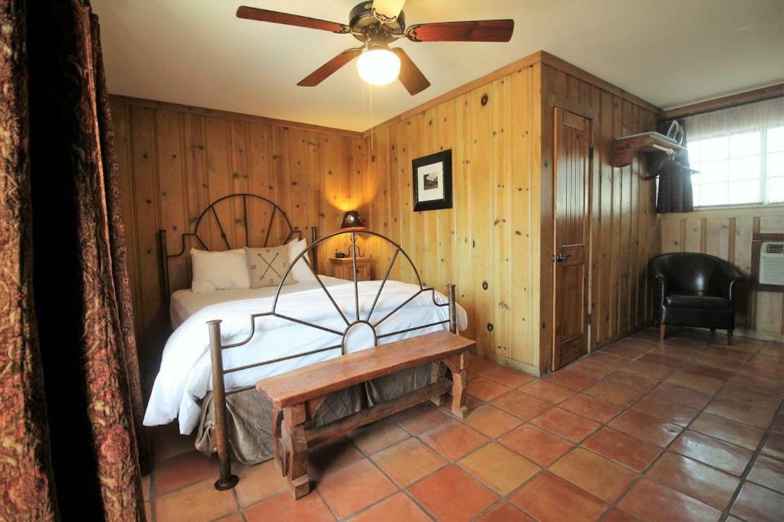 Queen Room,925600381:JPEG