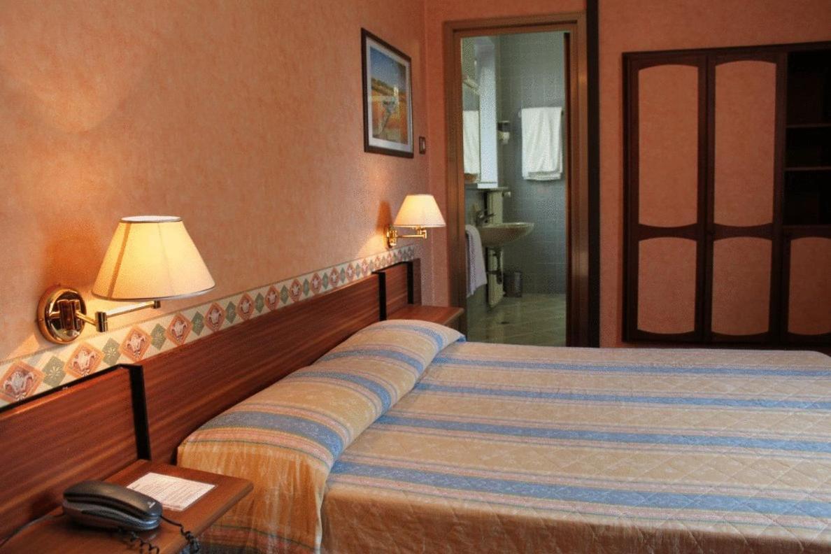 Double Room,22515459:JPEG