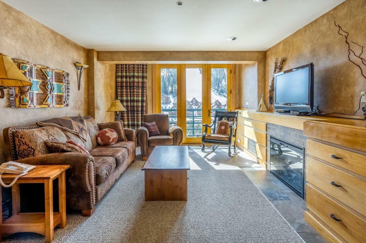 One Bedroom Apartment