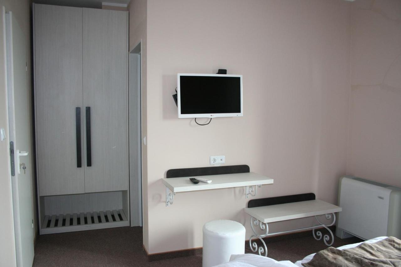 Doppel-/Zweibettzimmer mit Balkon und Meerblick