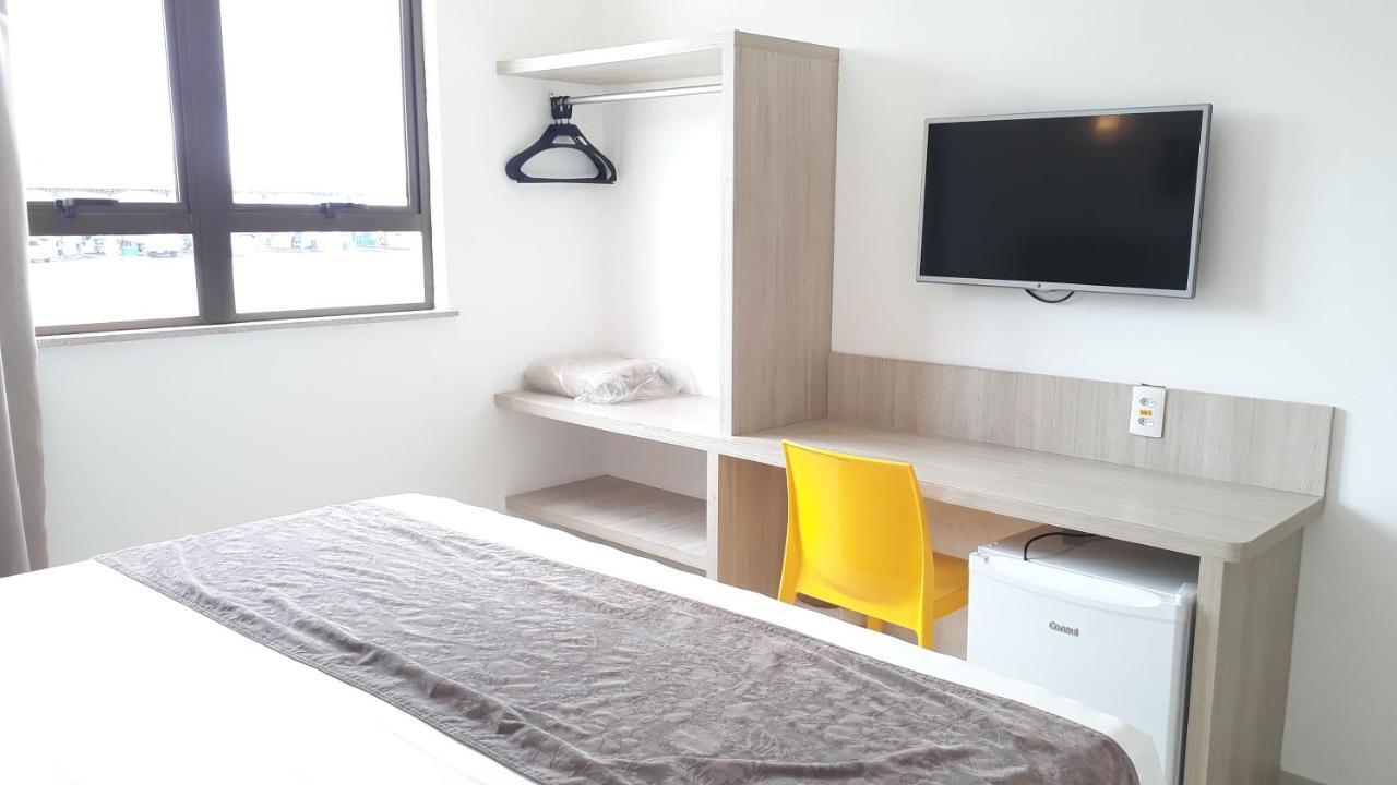 Quarto com Cama de Casal ou 2 de Solteiro