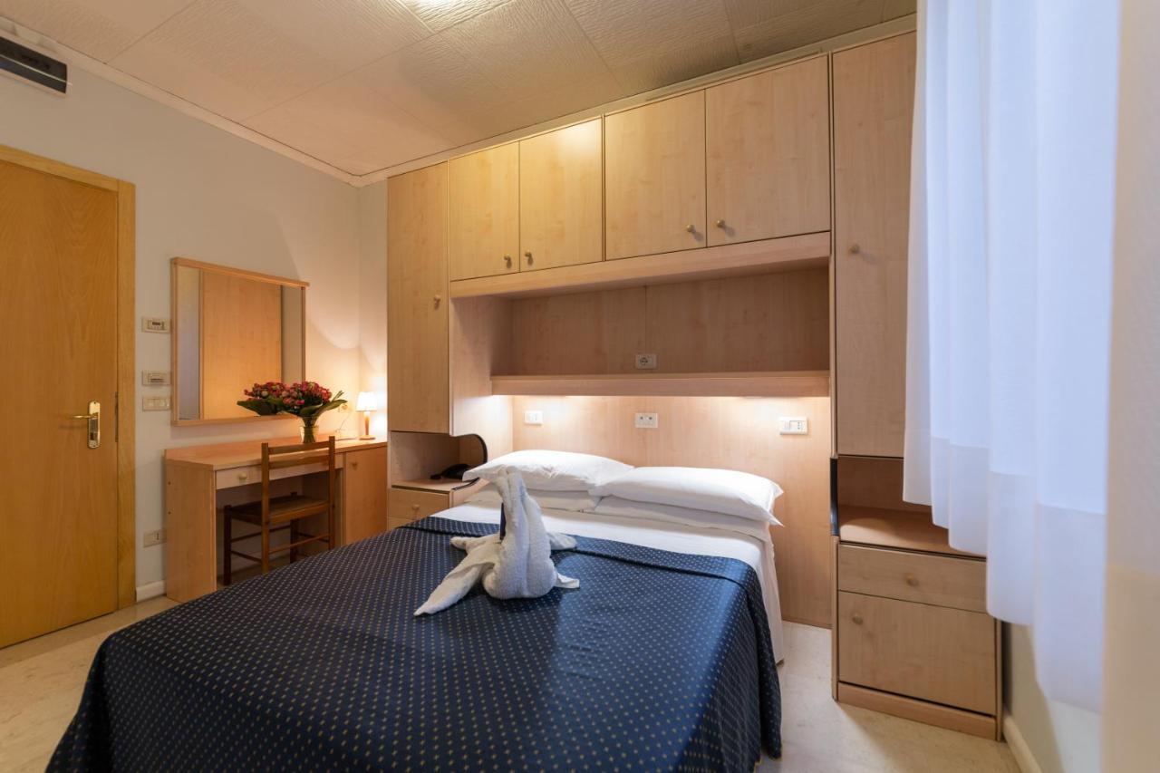 Camera Matrimoniale con Letto a una Piazza e Mezza