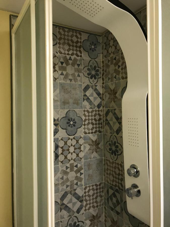 Camera Standard Doppia con Letti Singoli con Bagno Privato Esterno