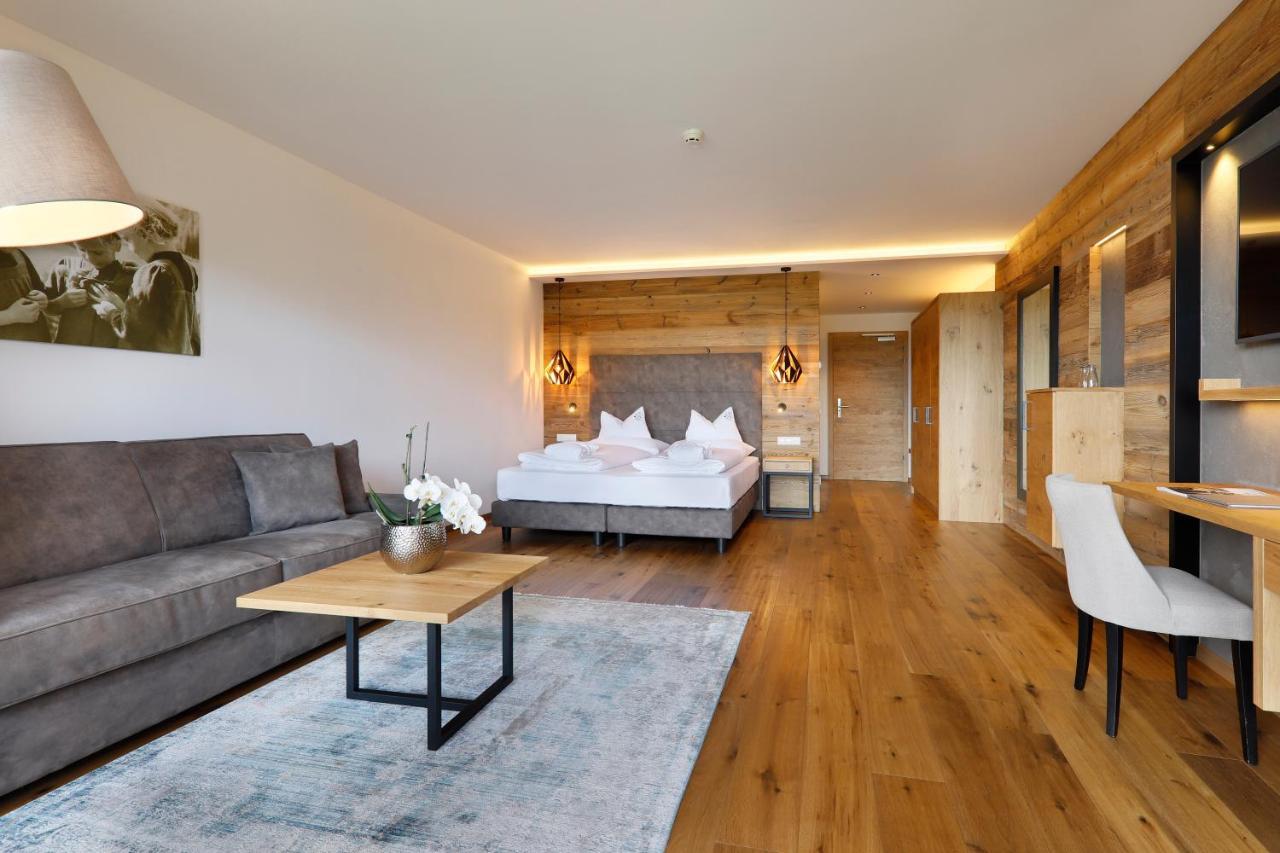 Familienzimmer mit Bergblick