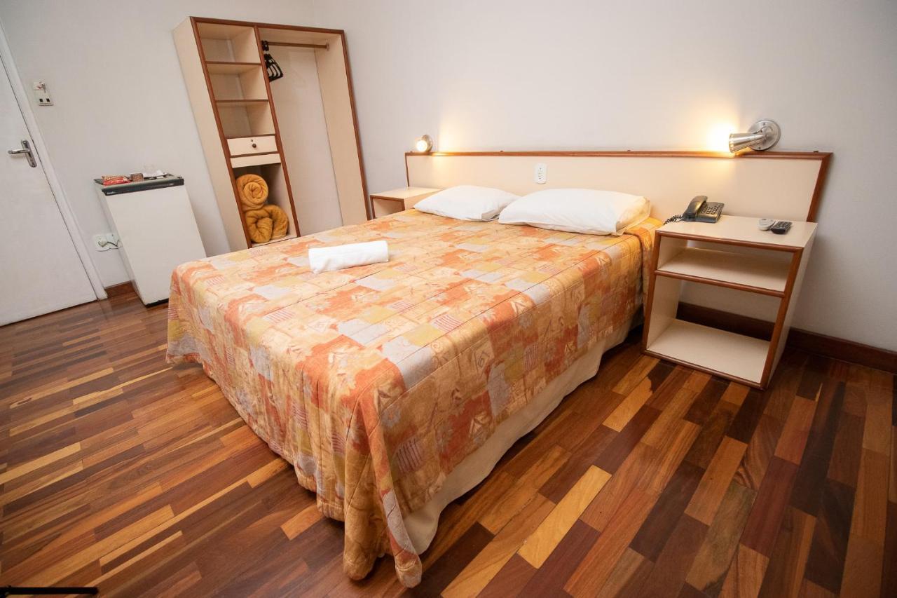 Quarto Duplo