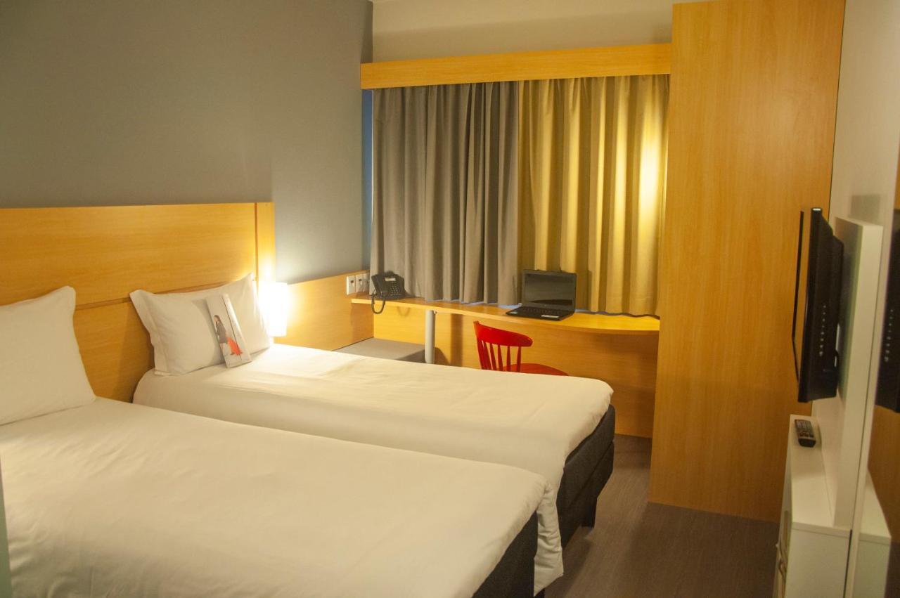 Standard Twin Room,655390170:JPEG