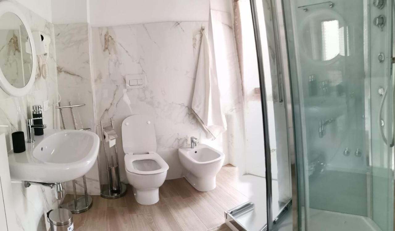 Camera Matrimoniale con Bagno Privato