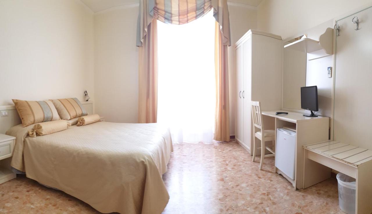 Double Room,1691999433:JPEG