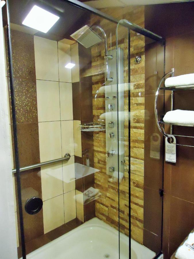 Family Room,958136398:JPEG
