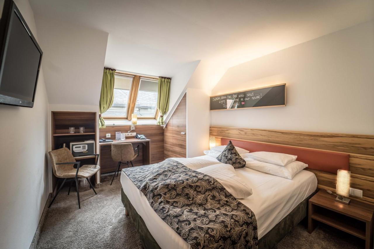 Twin Room Classic,1742569442:JPEG