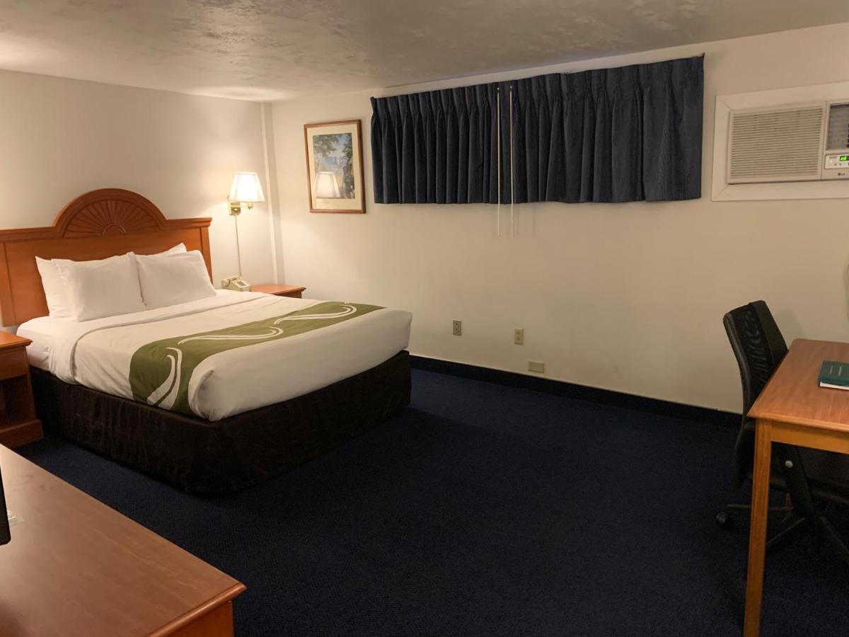 Queen Room,1225654073:JPEG