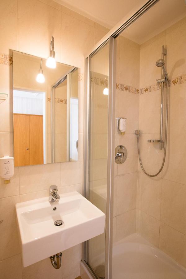 Tweepersoonskamer met 2 Aparte Bedden