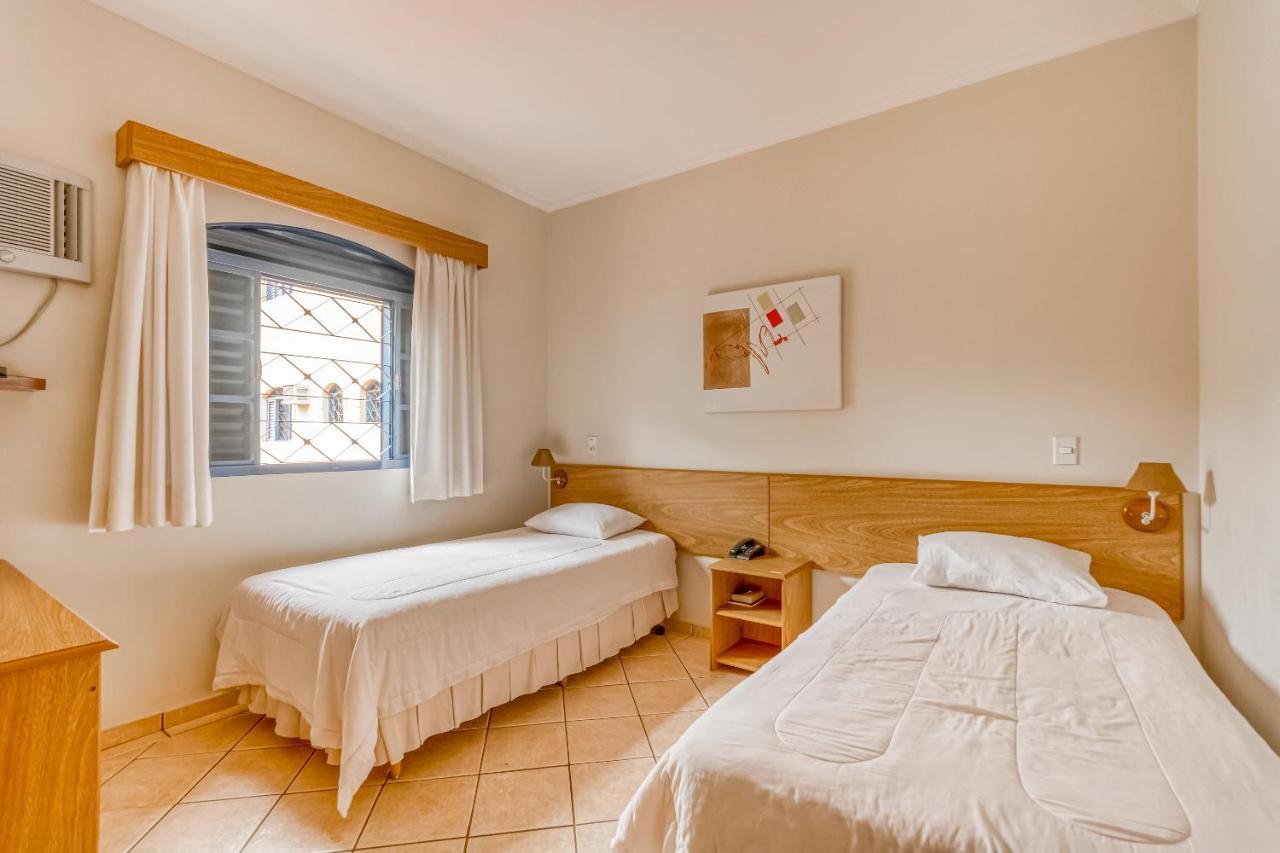 Quarto Deluxe com Cama de Casal ou 2 de Solteiro