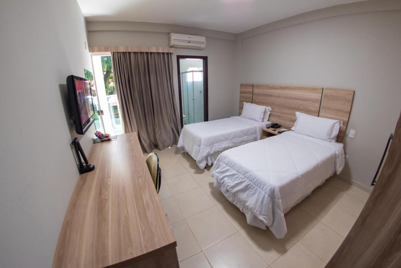 Quarto Luxo com 2 Camas de Solteiro
