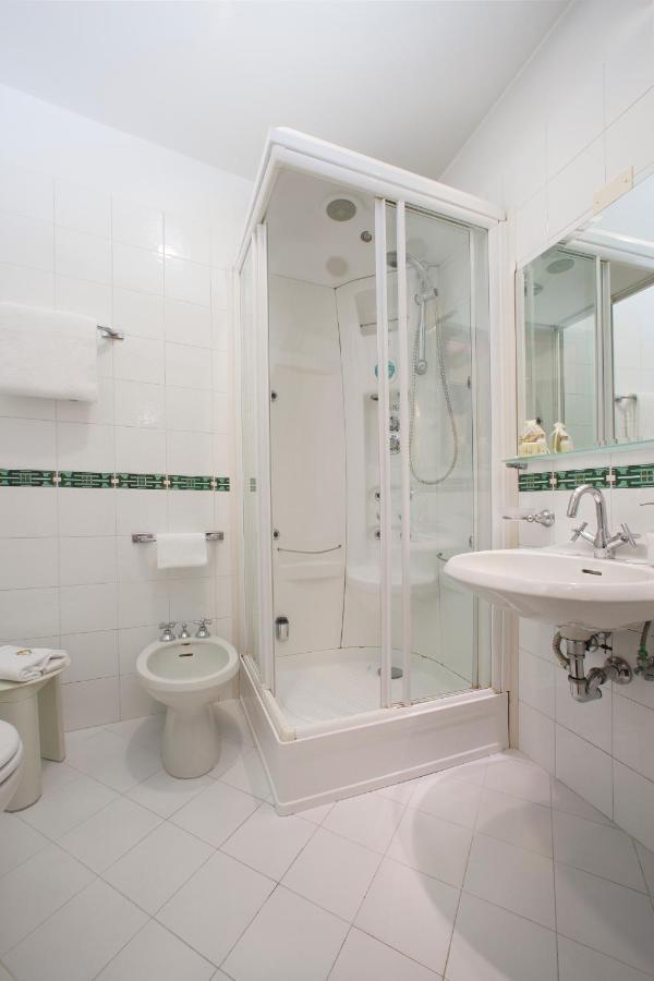 Standard Queen Room,1626353848:JPEG