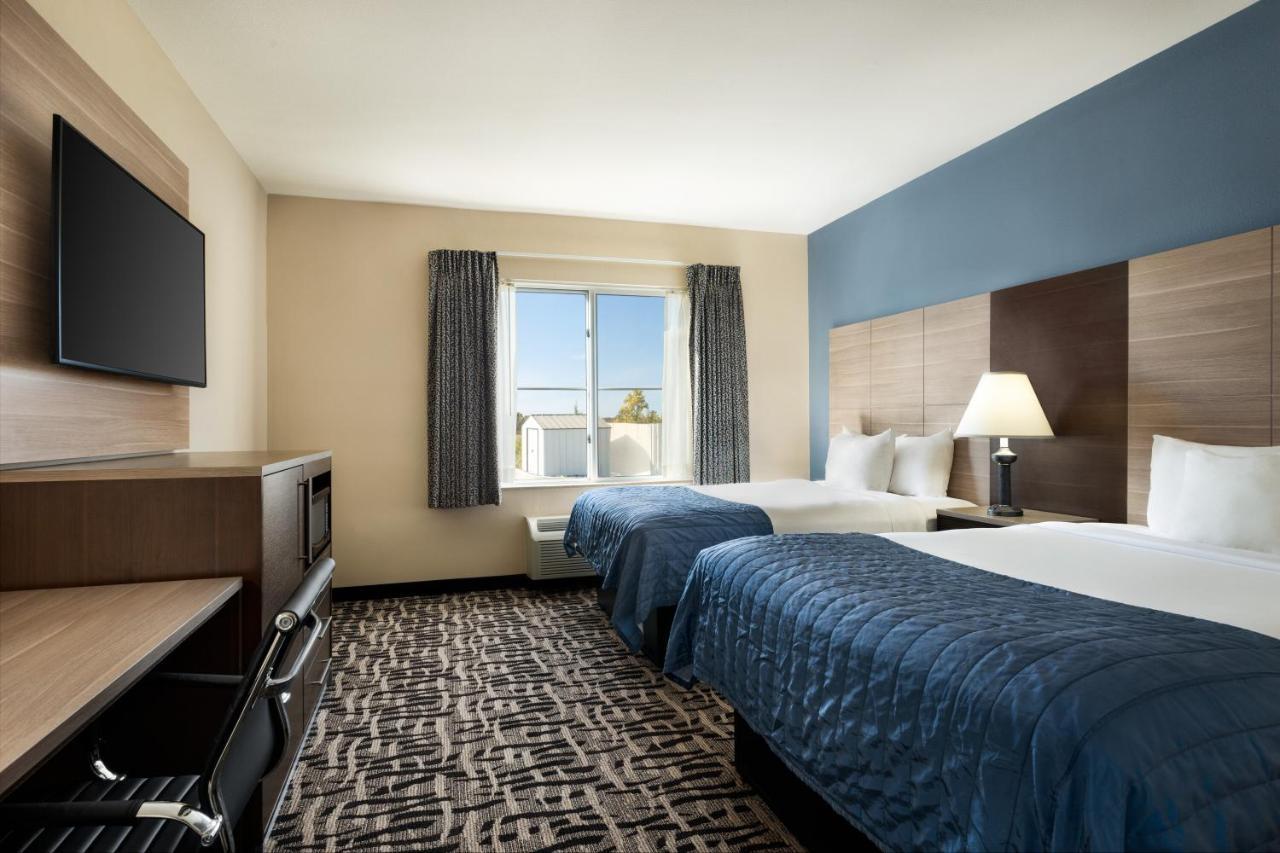 Queen Room with Two Queen Beds - Mobility Access/Non-Smoking
