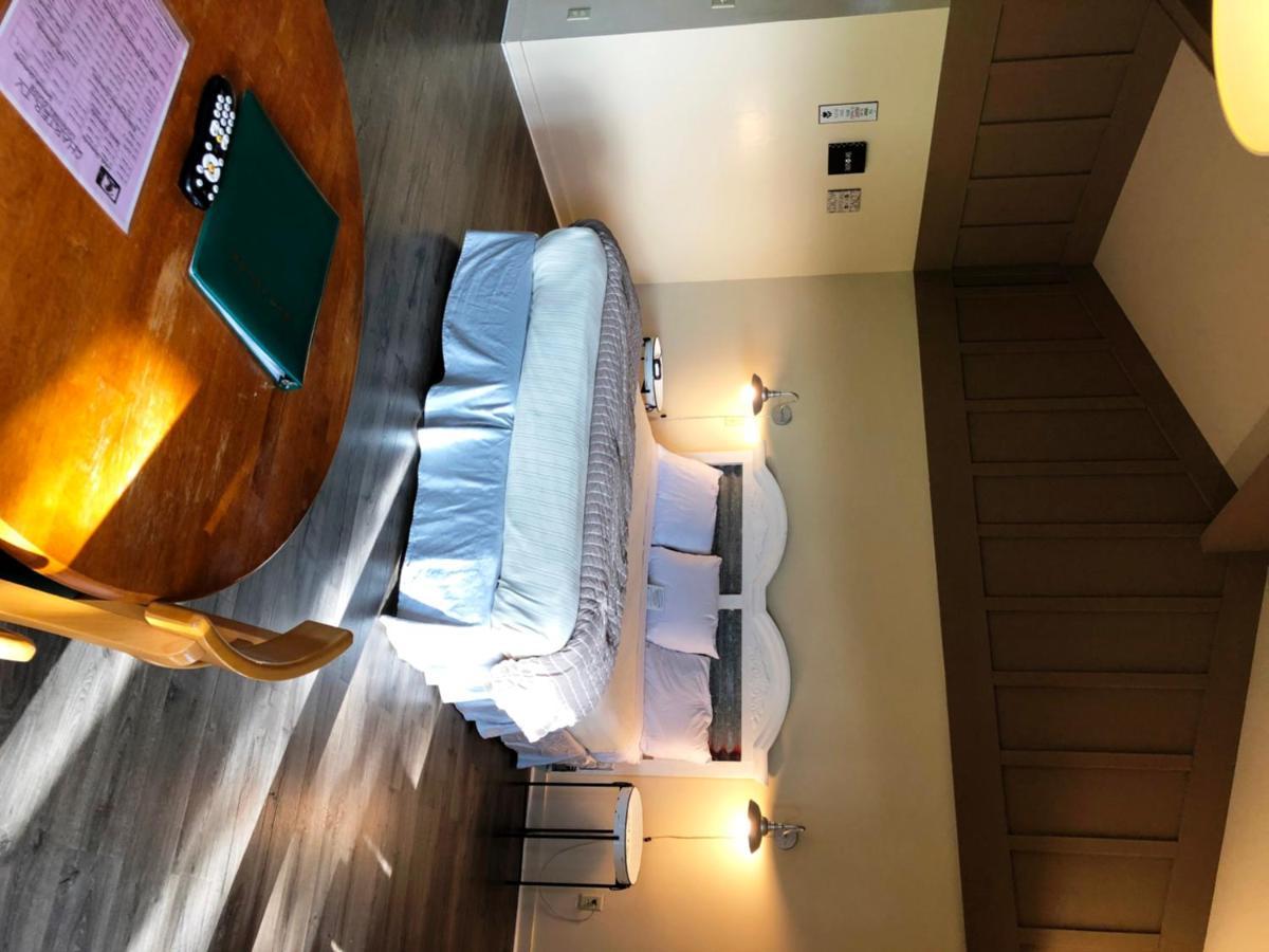 King Room - Pet Friendly