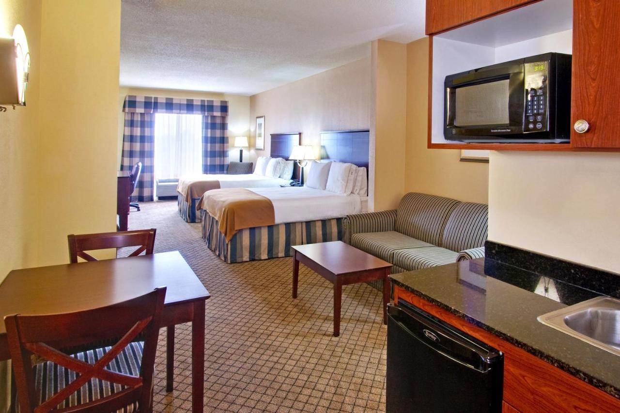Suite with Two Beds - Non-Smoking