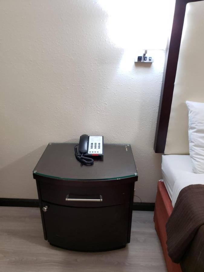 King Room - Non-Smoking