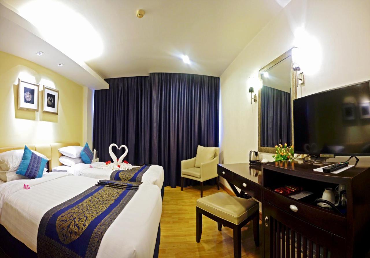 Deluxe Double or Twin Room with City View