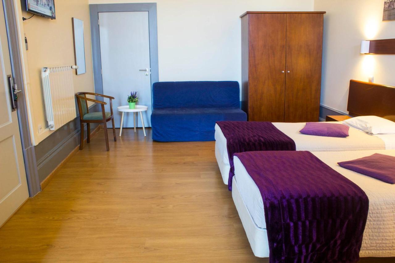 Suite Familiar con balcón y vistas al jardín