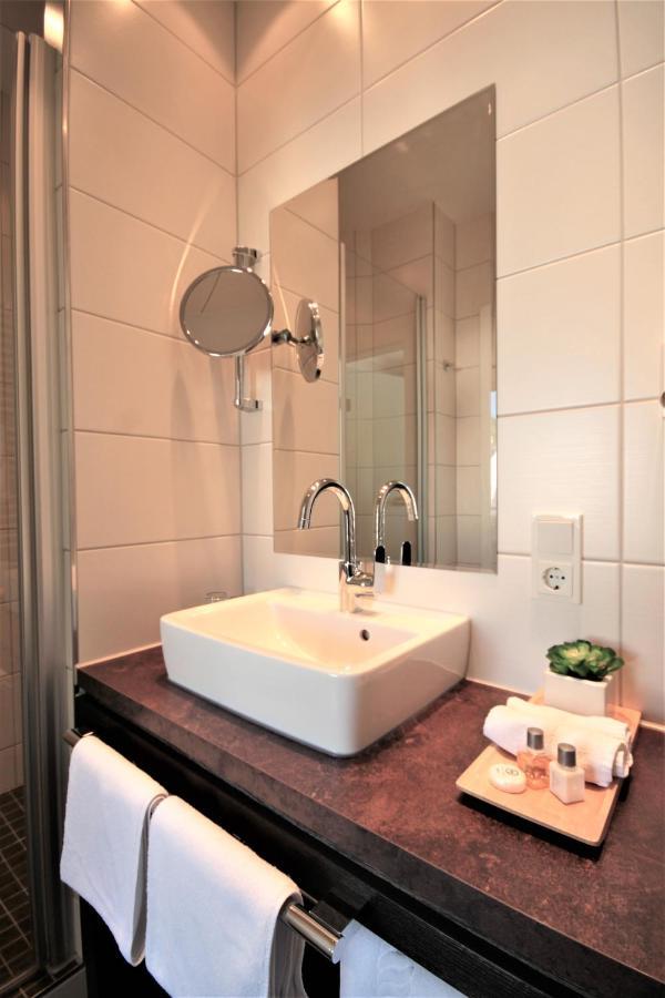 One-Bedroom Apartment,1580741001:JPEG