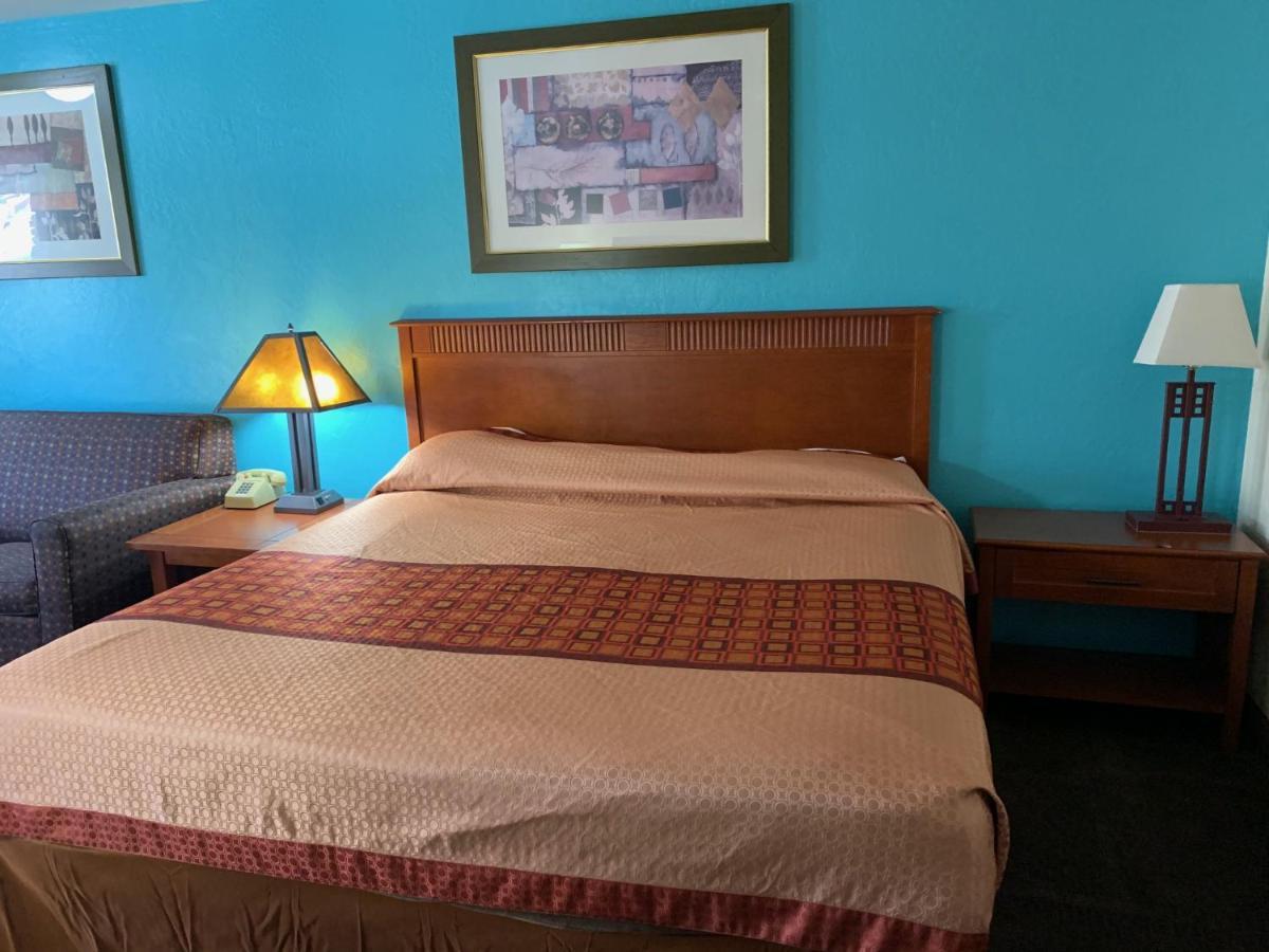 Standard King Room