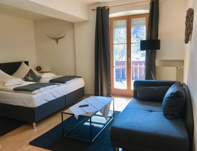 Doppelzimmer mit Balkon